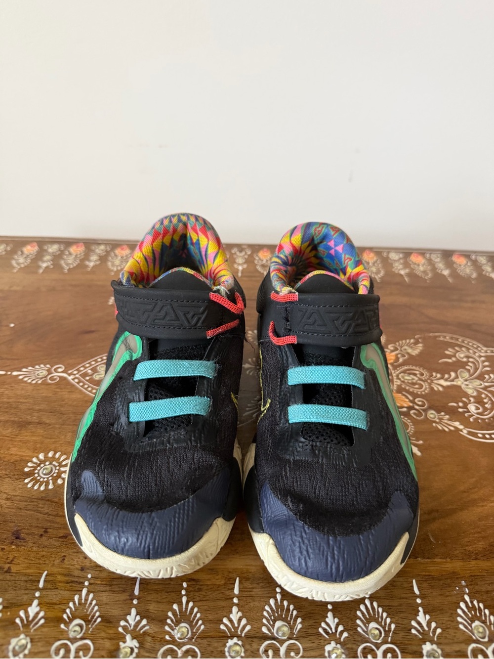 Nike Giannis Immortality 2 Kaleidoscope Basketball Shoes Kids Size 2Y